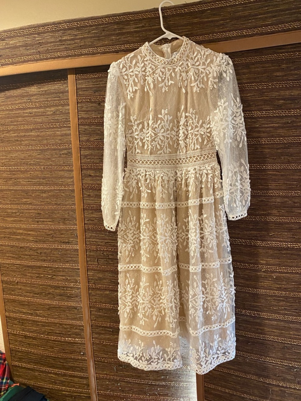 Ivy City Co Ivory Lace Long Sleeve Midi Dress